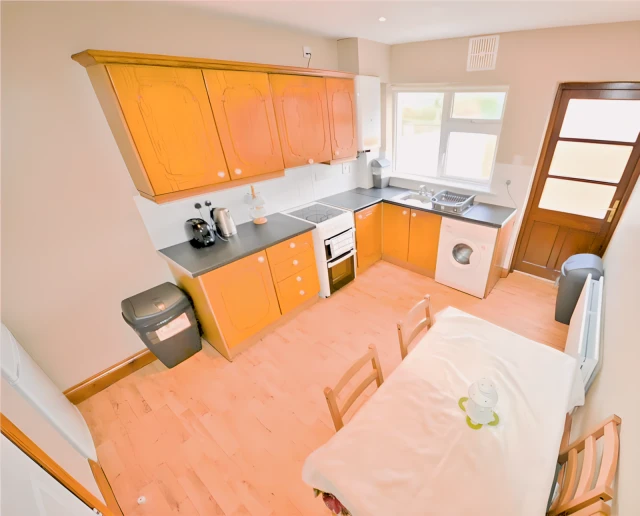  Twin Room Ensuite  -  Friars Walk Mews, Friars Walk  - Gallery -  4