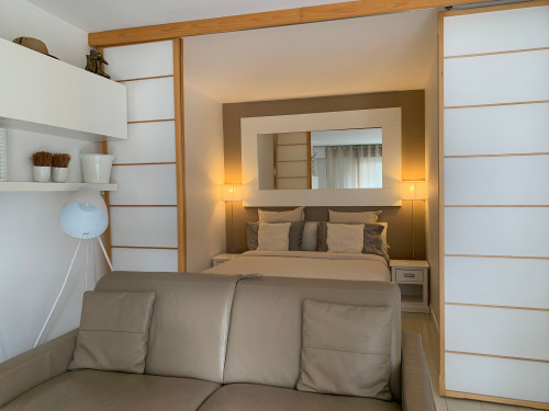 Superb flat, ideally located and fully equipped