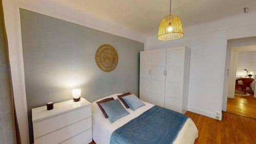 Beautiful double bedroom in Gros-Caillou