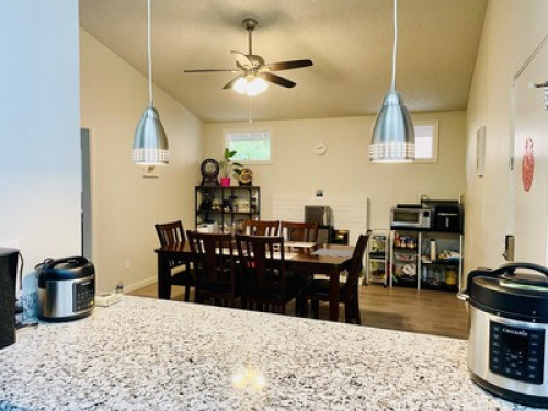 Very Clean Room in Valley Hi!