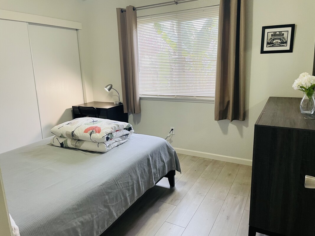 Very Clean Room In Valley Hi(Full Room) - 1