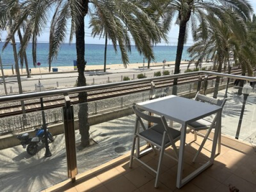 Quiet room by the sea – peaceful 