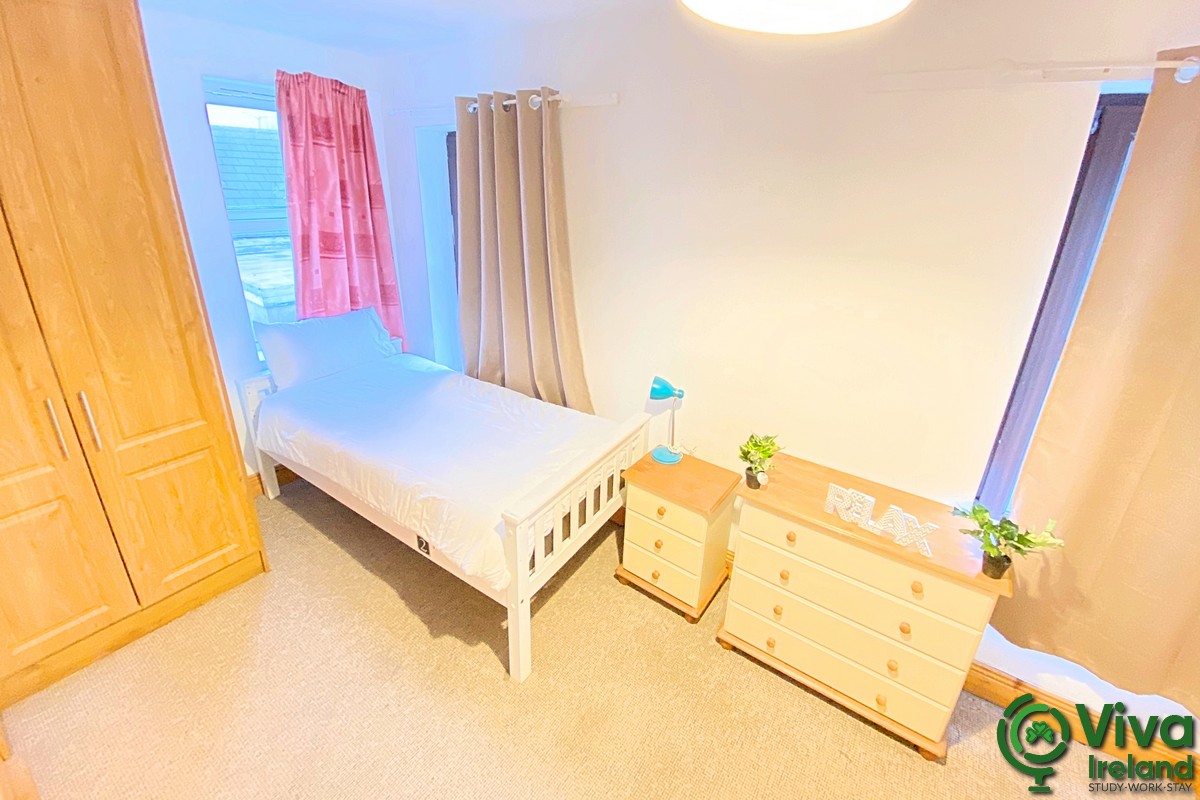 Twin Room Ensuite - Female - 4