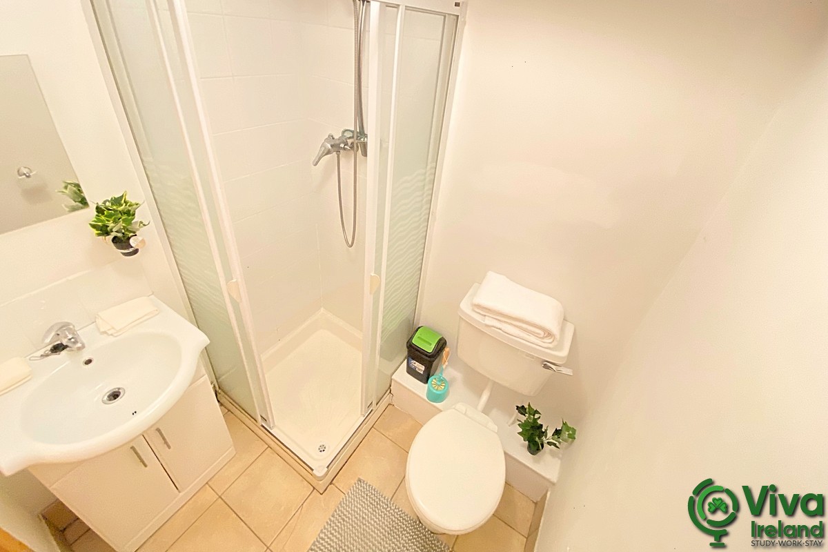 Twin Room Ensuite - Female - 2