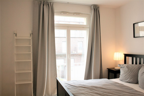 Stylishly furnished 3-room apartment with a view of Charlottenburg Palace