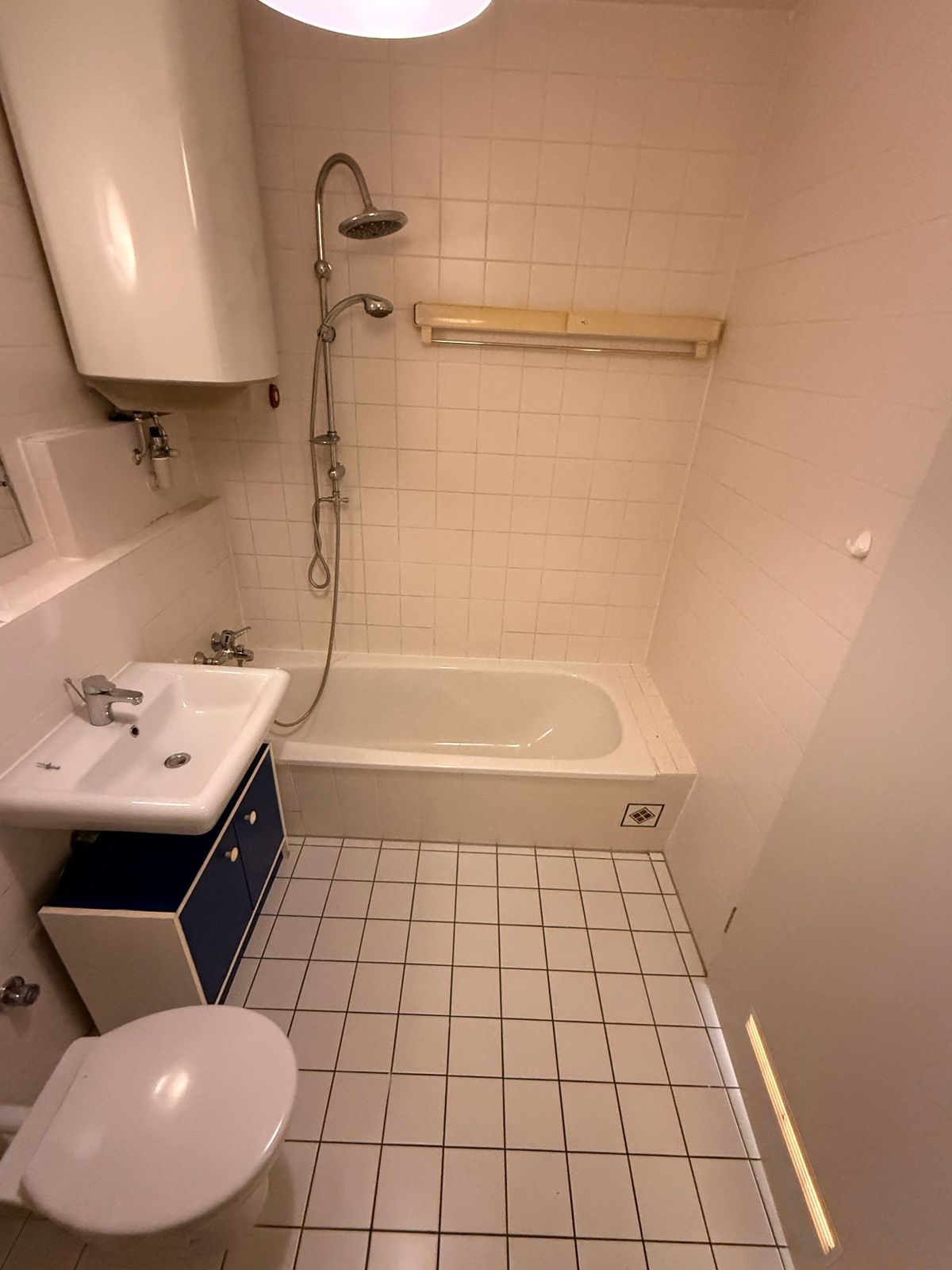  Attractive, Fully Furnished Apartment – Ideal For Professionals & Fitters  -  Attractive, fully furnished apartment – ideal for professionals & fitters  - Gallery -  2