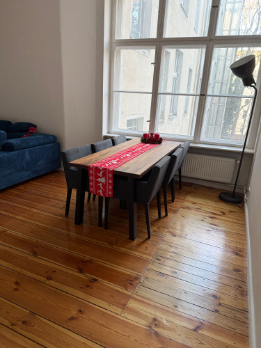 Freshly renovated 4-room Altbau flat in the heart of Berlin