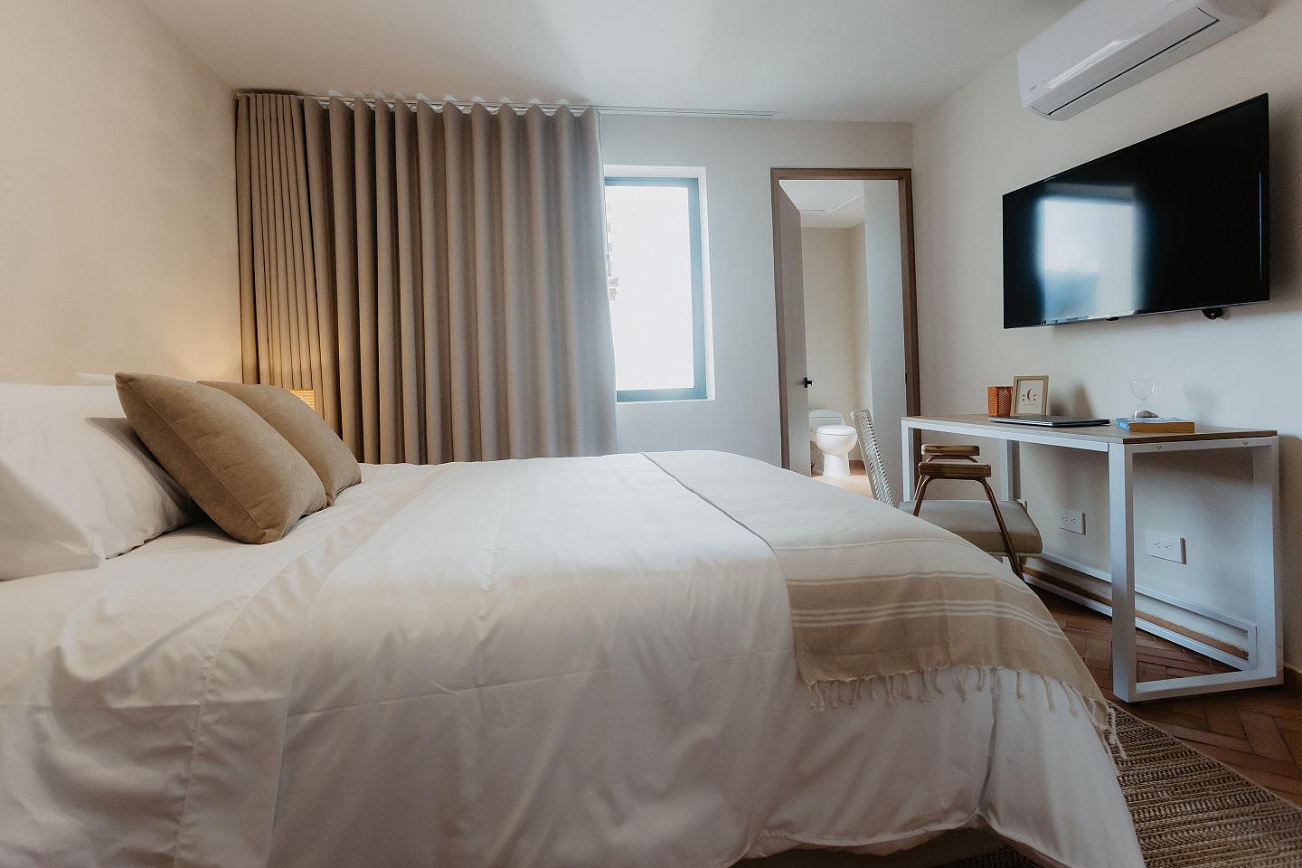 Presence Room — Standard - 6