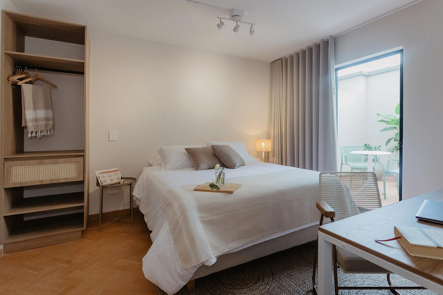 Expand Room — Terrace - 4