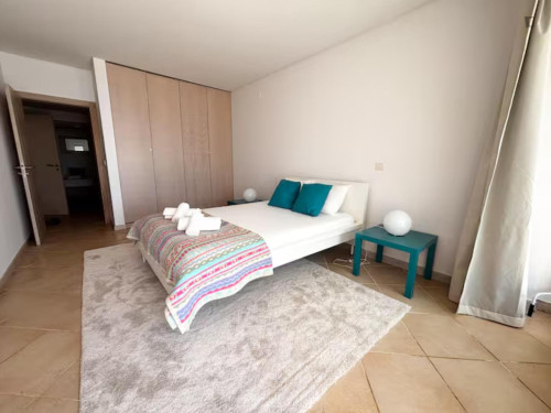 Brilliant 3 Bedroom Apartment with a balcony & beach front - Gallery - 6