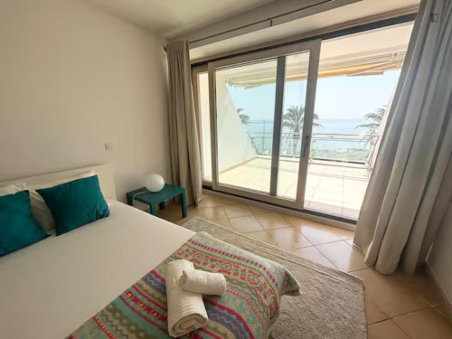 Brilliant 3 Bedroom Apartment with a balcony & beach front - Gallery - 7