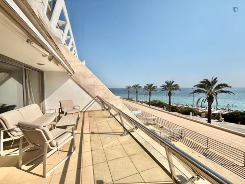 Brilliant 3 Bedroom Apartment with a balcony & beach front - Gallery - 17