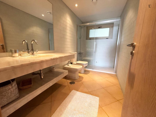 Brilliant 3 Bedroom Apartment with a balcony & beach front - Gallery - 12