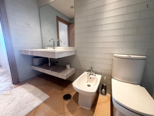 Brilliant 3 Bedroom Apartment with a balcony & beach front - Gallery - 11