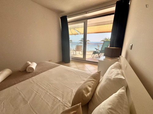 Brilliant 3 Bedroom Apartment with a balcony & beach front - Gallery - 26