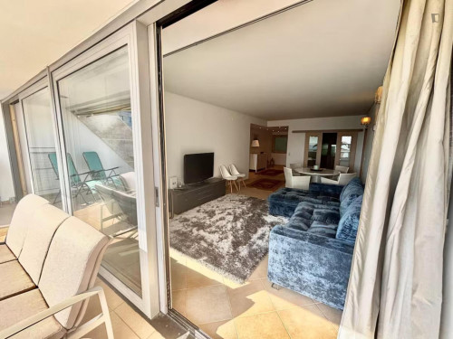 Brilliant 3 Bedroom Apartment with a balcony & beach front - Gallery - 23