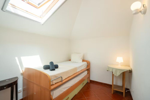 Welcoming 2 Bedroom Apartment close to Califórnia Beach