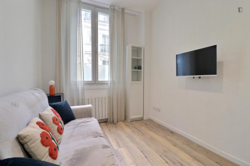 Restful studio in 11th arrondissement