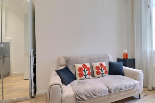 Restful studio in 11th arrondissement