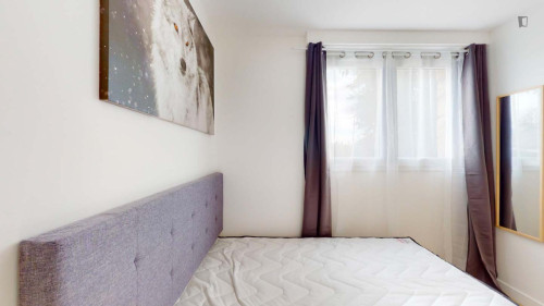 Welcoming double ensuite bedroom in Nantes Nord