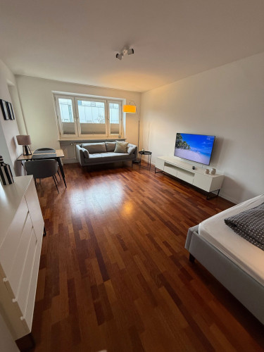 Fully furnished apartment right next to the Heimeranplatz subway station