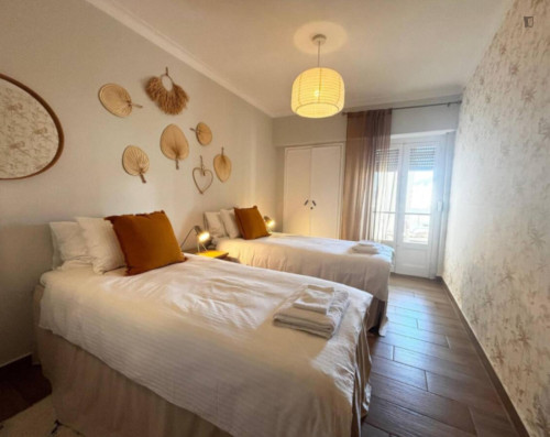 Thrilling 3 Bedroom Apartment close to Sesimbra Beach - Gallery - 8
