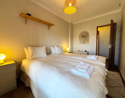 Thrilling 3 Bedroom Apartment close to Sesimbra Beach - Gallery - 11