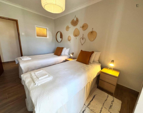 Thrilling 3 Bedroom Apartment close to Sesimbra Beach - Gallery - 9