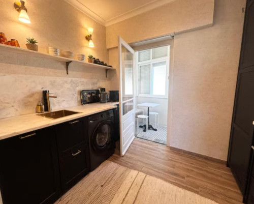 Thrilling 3 Bedroom Apartment close to Sesimbra Beach - Gallery - 18