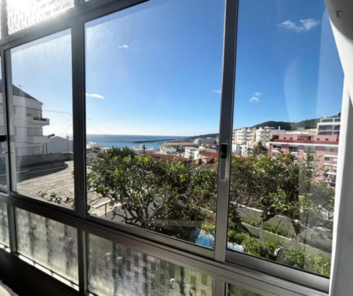 Thrilling 3 Bedroom Apartment close to Sesimbra Beach