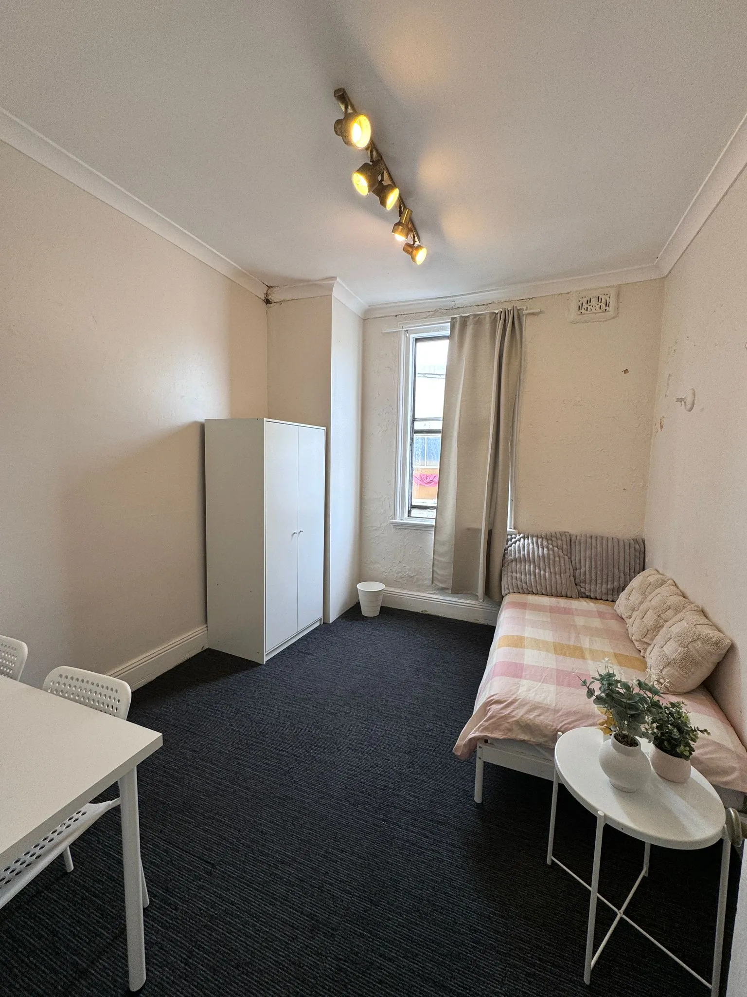  Room 4 (Private)  -  Newtown  - Gallery -  1