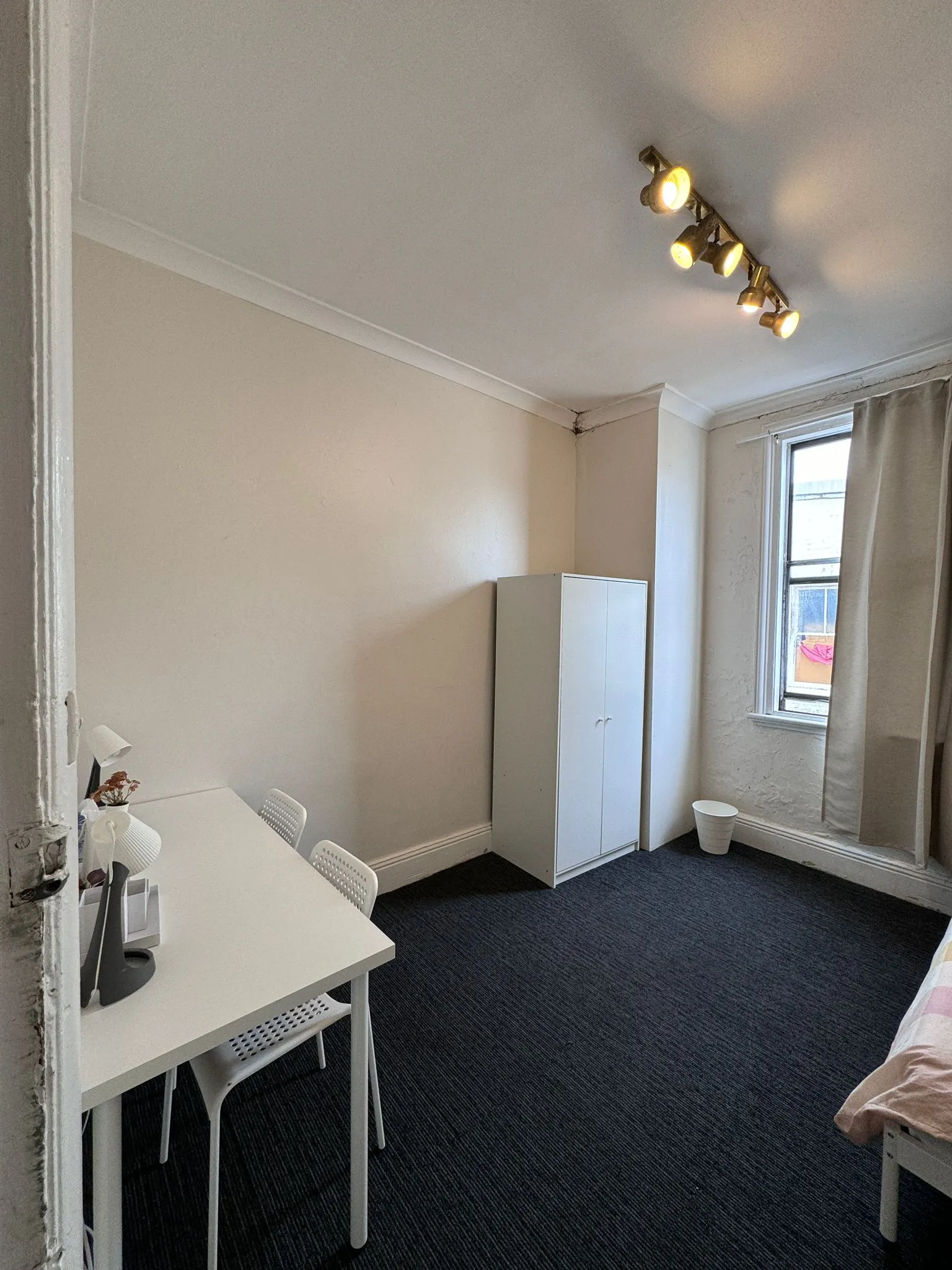  Room 4 (Private)  -  Newtown  - Gallery -  10