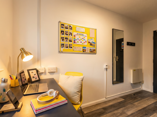 Premium Ensuite - Woodhouse Apartments - Gallery - 5