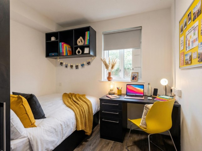 Premium Ensuite - Woodhouse Apartments - Gallery - 3