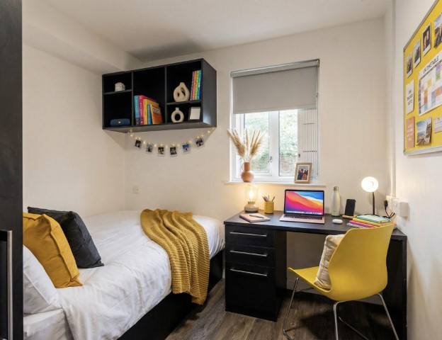 Premium Ensuite - Woodhouse Apartments - Gallery - 4