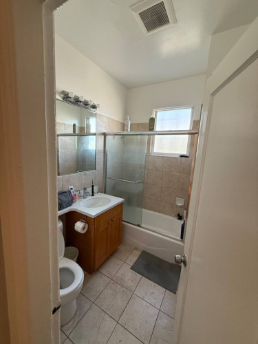 Modern Homey Coliving with Creative Community in Mission Dolores