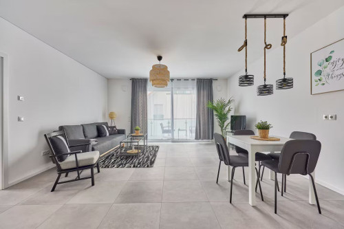 Only 9 min walk to city center | Balcony | Netflix