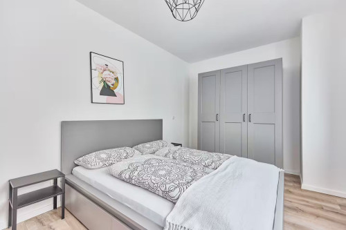 Only 9 min walk to the city center | Balcony | Netflix - Gallery - 7