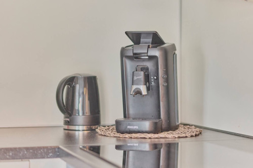Only 9 min walk to the city center | Balcony | Netflix - Gallery - 6