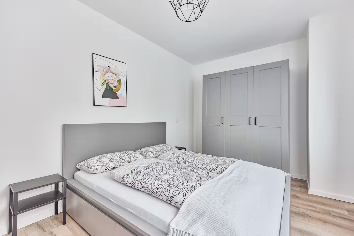  Only 9 Min Walk To The City Center | Balcony | Netflix  -  Only 9 min walk to the city center | Balcony | Netflix  - Gallery -  5