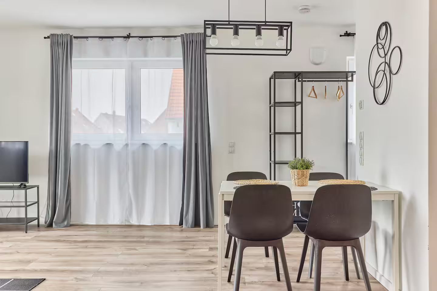  Only 9 Min Walk To The City Center | Balcony | Netflix  -  Only 9 min walk to the city center | Balcony | Netflix  - Gallery -  10