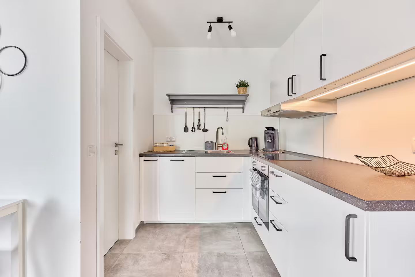  Only 9 Min Walk To The City Center | Balcony | Netflix  -  Only 9 min walk to the city center | Balcony | Netflix  - Gallery -  8