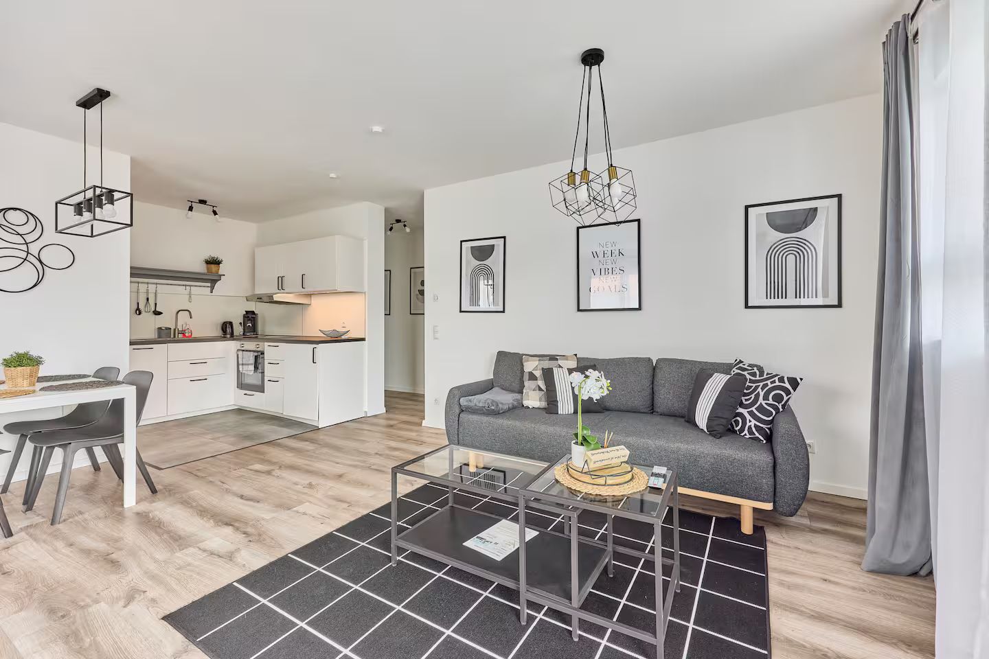  Only 9 Min Walk To The City Center | Balcony | Netflix  -  Only 9 min walk to the city center | Balcony | Netflix  - Gallery -  11