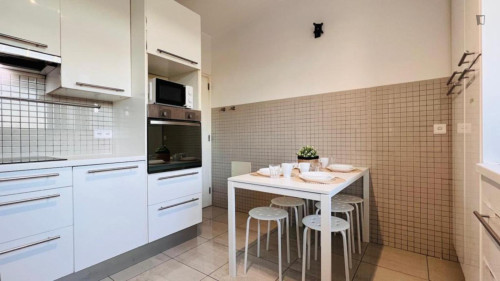 Cool bedroom in Santo António dos Olivais area