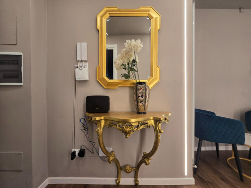 Luxury Room with private en-suite Bathroom in vibrant Garbatella neighborhood!