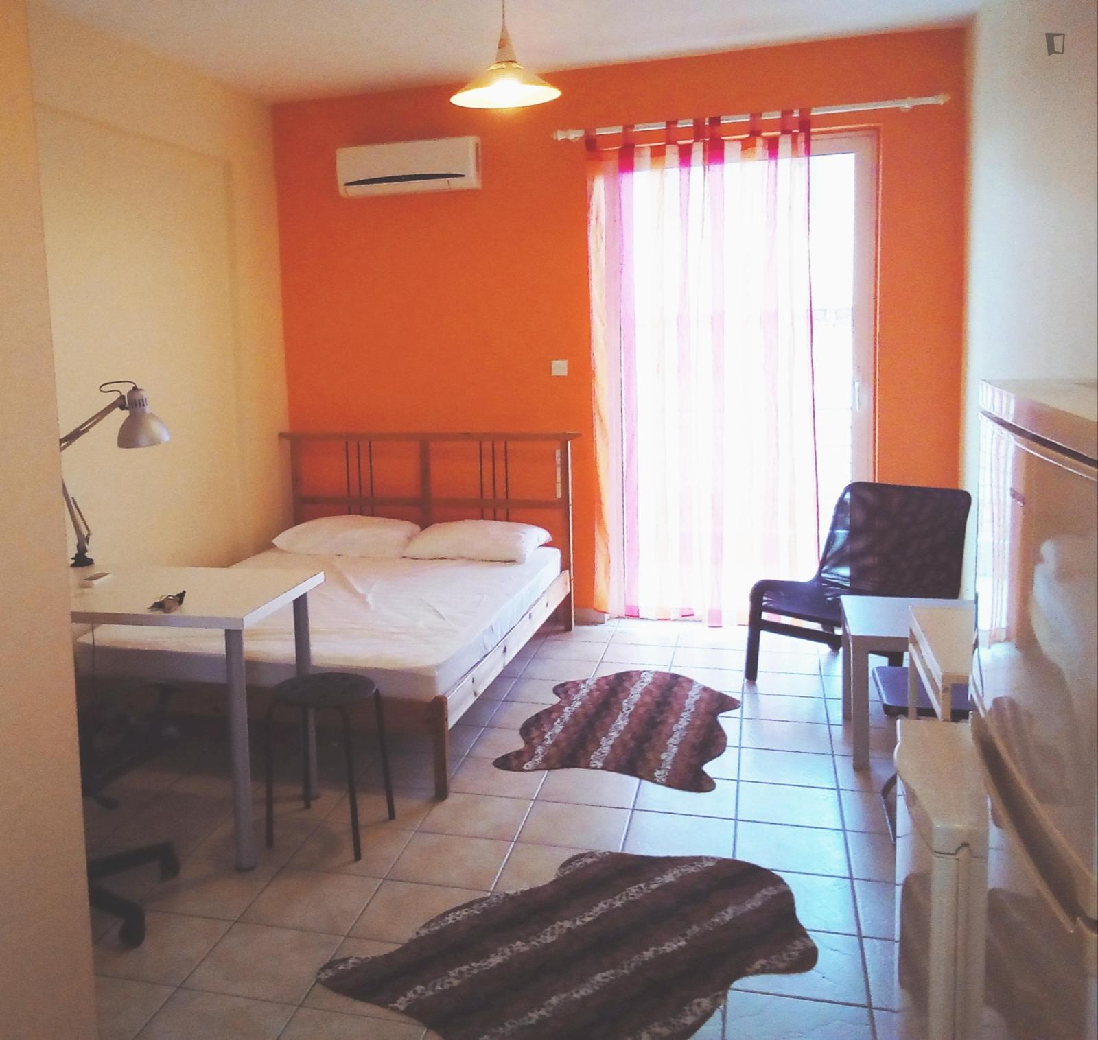 Relaxing Studio With Excellent Transport Links To The University And City Center - Relaxing Studio with excellent transport links to the University and City Center - Gallery - 1