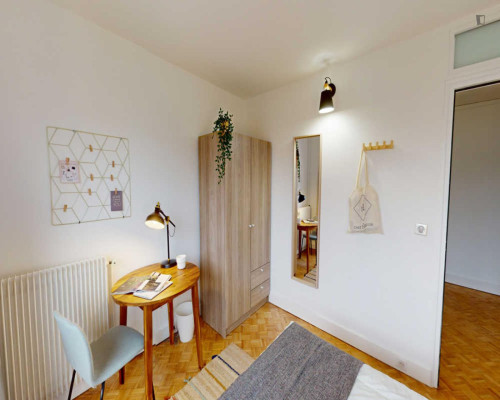 Very neat double bedroom in 15th arrondissement