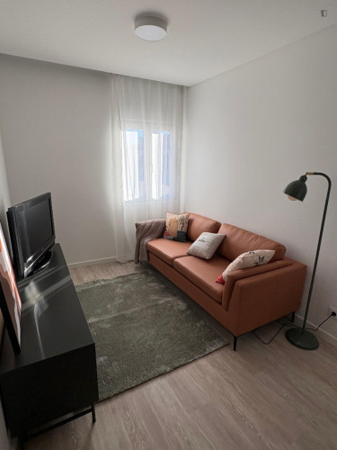 Fascinating Double Bedroom close to Carcavelos Train Station