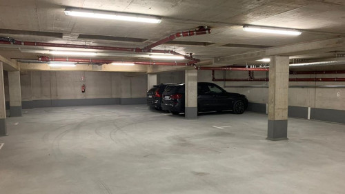 Serviced, modern apartment near the Rhine with loggia and secure underground parking