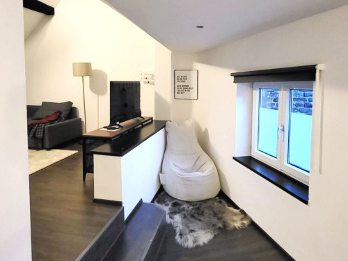 Exclusively furnished studio apartment in an old building in a central location